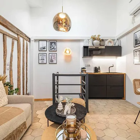 Historical In The Heart Of - 8 * Paris